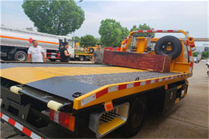 千家店附近拖车电话号码服务